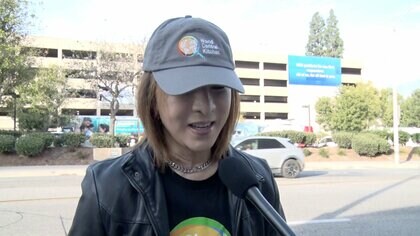 「逆に勇気をもらった」YOSHIKIさんがロサンゼルス山火事の被災者に食事を配るボランティア これまでに約7800万円の寄付