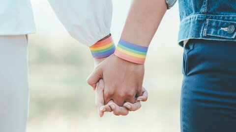 愛しているのに「結婚」を選べない…“同性婚”が求めるものとパートナーシップ制度の違い