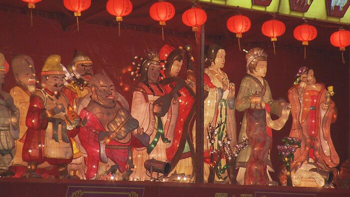 大型オブジェがあちこちに