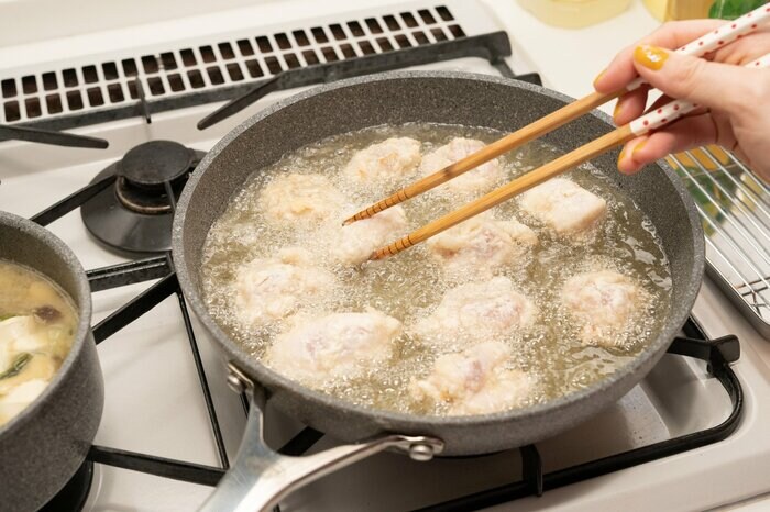 油分を含んだ煙がフィルターに(画像はイメージ)