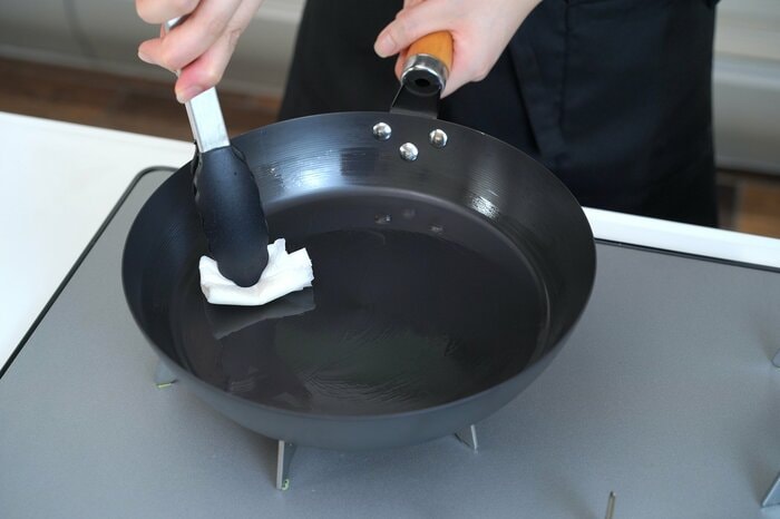 窒化鉄フライパンのお手入れ（画像提供：和平フレイズ）