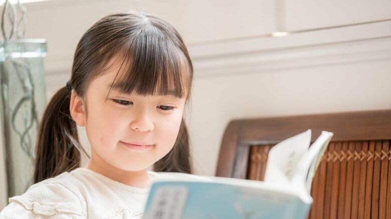 子どもが勉強以外で学力を高めるなら「読書」が王道！ただし読書を「逃げ」にするとマイナスになることも…｜FNNプライムオンライン