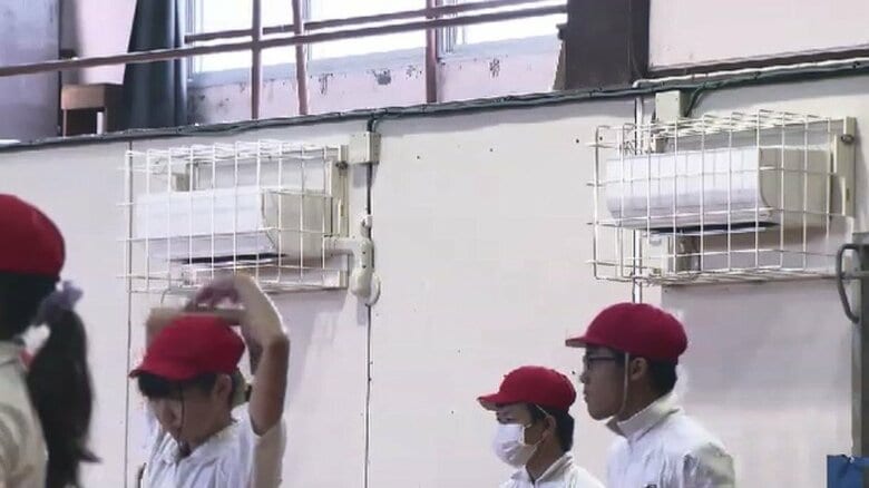 小学校の体育館に家庭用エアコン　熱中症対策の実証実験はじまる　「汗もそんなにかかなくなった」　福岡・北九州市｜FNNプライムオンライン