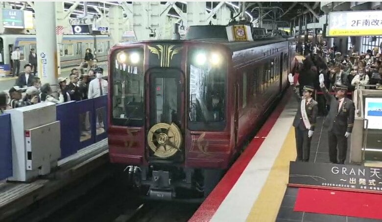 南海電鉄の新たな観光列車「GRAN天空」運行開始　”大阪ミナミ”と”高野山”を結ぶ　列車内食事提供は１００年ぶり復活　１日２往復｜FNNプライムオンライン