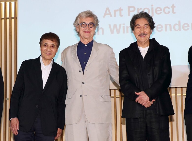 建築家・安藤忠雄さん 主演の役所広司さんと共に　THE TOKYO TOILETアート・プロジェクトの記者発表(2022年5月) ©日本美術協会／産経新聞