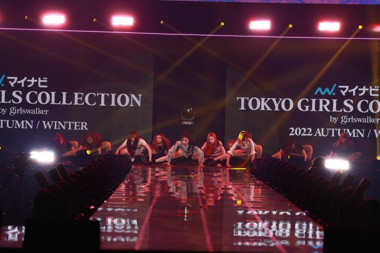 (c) マイナビ TOKYO GIRLS COLLECTION 2022 AUTUMN/WINTER