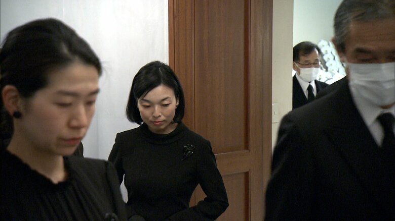 24日午後6時から始まった百合子さまの通夜