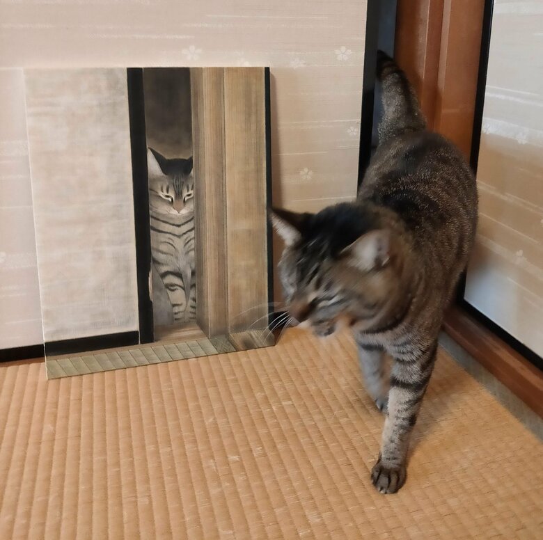 絵の構図となった場所から出てくる