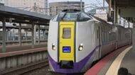 「待ちに待って…助かりました」JR室蘭線が約2週間ぶりに運転再開！札幌と函館を結ぶ「特急北斗」の始発には多くの乗客が―8月の大雨による土砂流入から全面復旧へ＜北海道＞