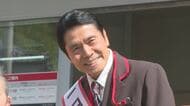峰竜太さんが故郷の長野県下條村で「一日郵便局長」　特殊詐欺被害への注意喚起も