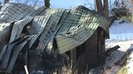 住宅1棟全焼...2人死亡 家に住む親子と連絡つかず