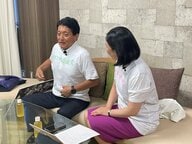 総裁選テーマは「＃変われ自民党　日本の未来を語れ！」初のTikTokライブで発表　平井広報本部長がジャケット脱ぐと…