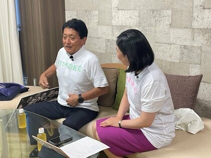 総裁選テーマは「#変われ自民党 日本の未来を語れ!」初のTikTokライブで発表 平井広報本部長がジャケット脱ぐと…