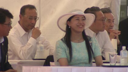 高円宮家の長女・承子さま長崎へ　高校総体選手たちにエール…原爆犠牲者に花を手向けられる