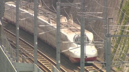 “日本一短い新幹線”開業から1年　観光客増など経済効果の一方で…半分が通過する「ダイヤ」「まちづくり」の課題も