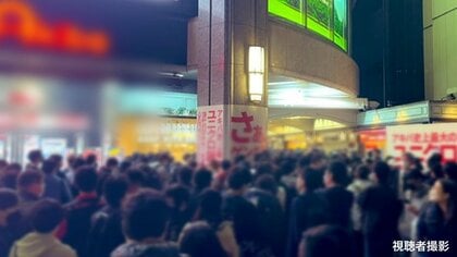 「ポケモンカード」発売に大行列　テントをたてる人や道に寝転がる人も…熱狂の理由とは？