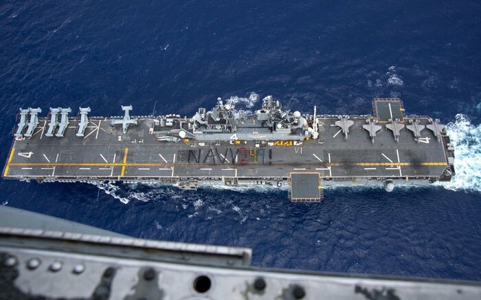 米海軍強襲揚陸艦「ボクサー」 オスプレイやF-35Bステルス戦闘機を搭載　（米国防総省公式HPより）