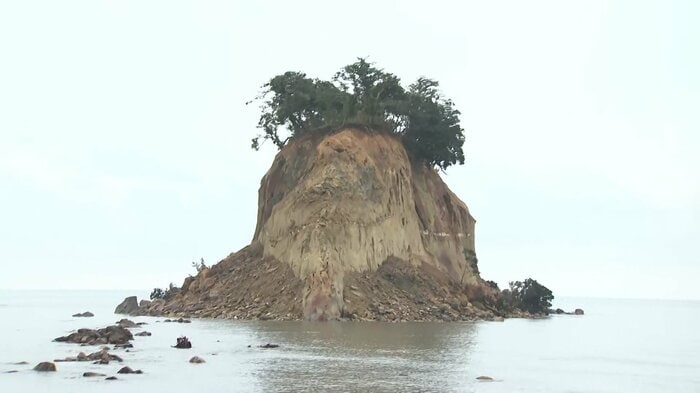 見附島