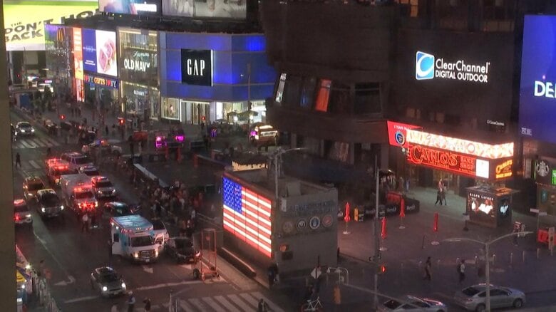 NYタイムズスクエアで17歳少年が口論の末銃撃、男女3人負傷　観光客でにぎわう週末の繁華街が騒然｜FNNプライムオンライン