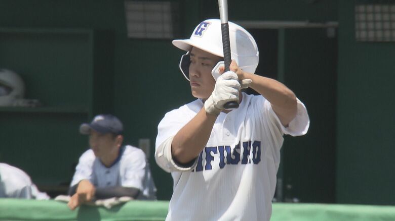 ほぼ右腕一本で強烈な打球…生まれつき左手の指がない高校球児 夢の甲子園へ「ハンディ背負っても関係ない」｜FNNプライムオンライン
