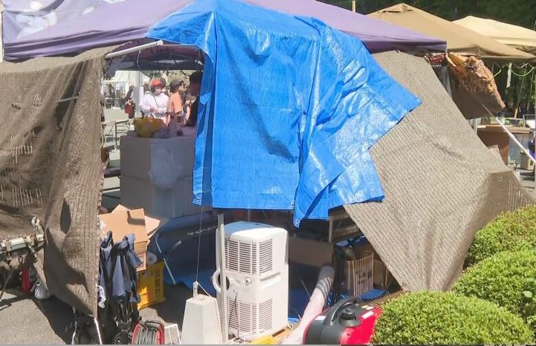 落下したカセットボンベから火が...　「焼来肉ロックフェス」に出店のバックヤードで火事　店の3人がやけどで重軽傷　客にはけが無し　長野県飯田市｜FNNプライムオンライン