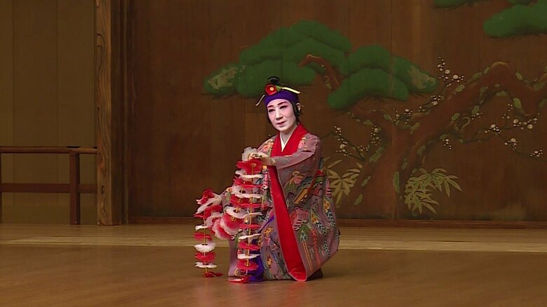 志田房子さんの娘・真木さんが踊る「本貫花」(提供:横浜能楽堂)