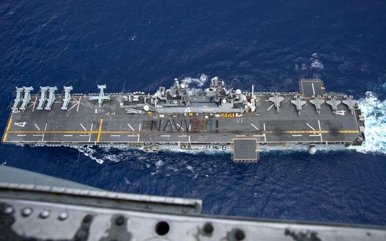 米海軍強襲揚陸艦「ボクサー」 オスプレイやF-35Bステルス戦闘機を搭載　（米国防総省公式HPより）