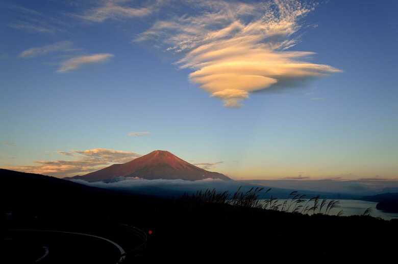 何層にも重なったタイプのつるし雲