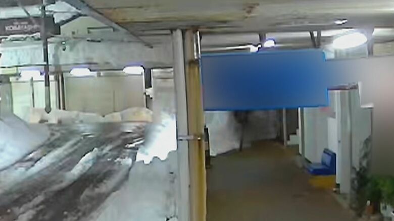 長岡市 アーケードの屋根が崩れ落ちる