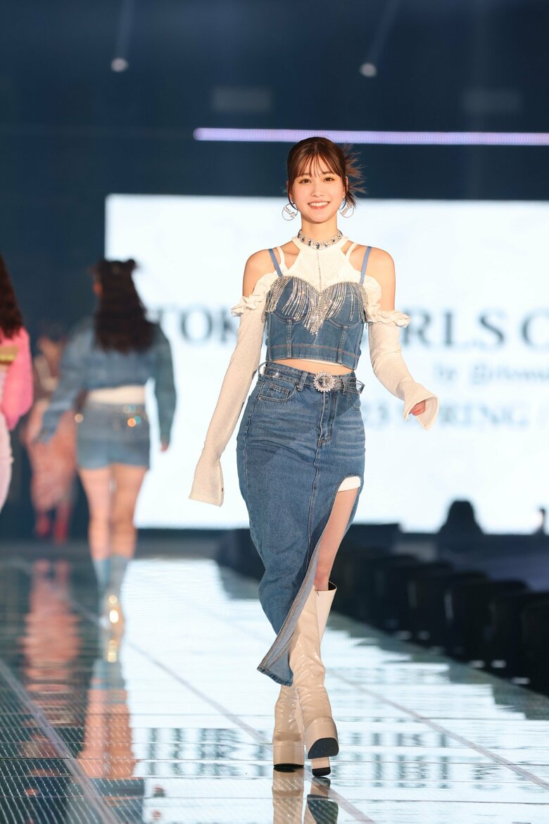 (c)マイナビ TOKYO GIRLS COLLECTION 2023 SPRING/SUMMER