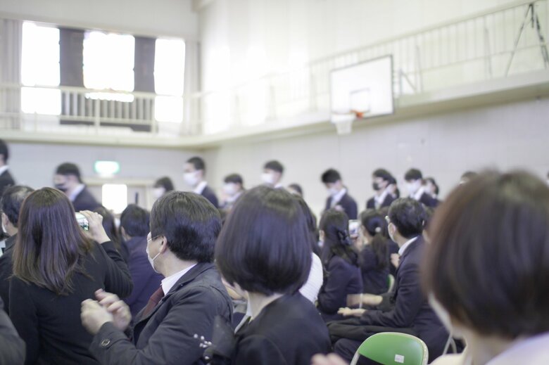 マスク着用の卒業式　※イメージ