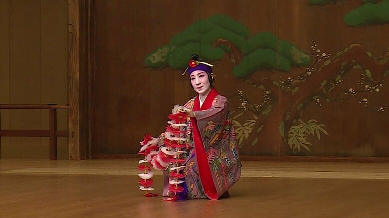 志田房子さんの娘・真木さんが踊る「本貫花」（提供：横浜能楽堂）