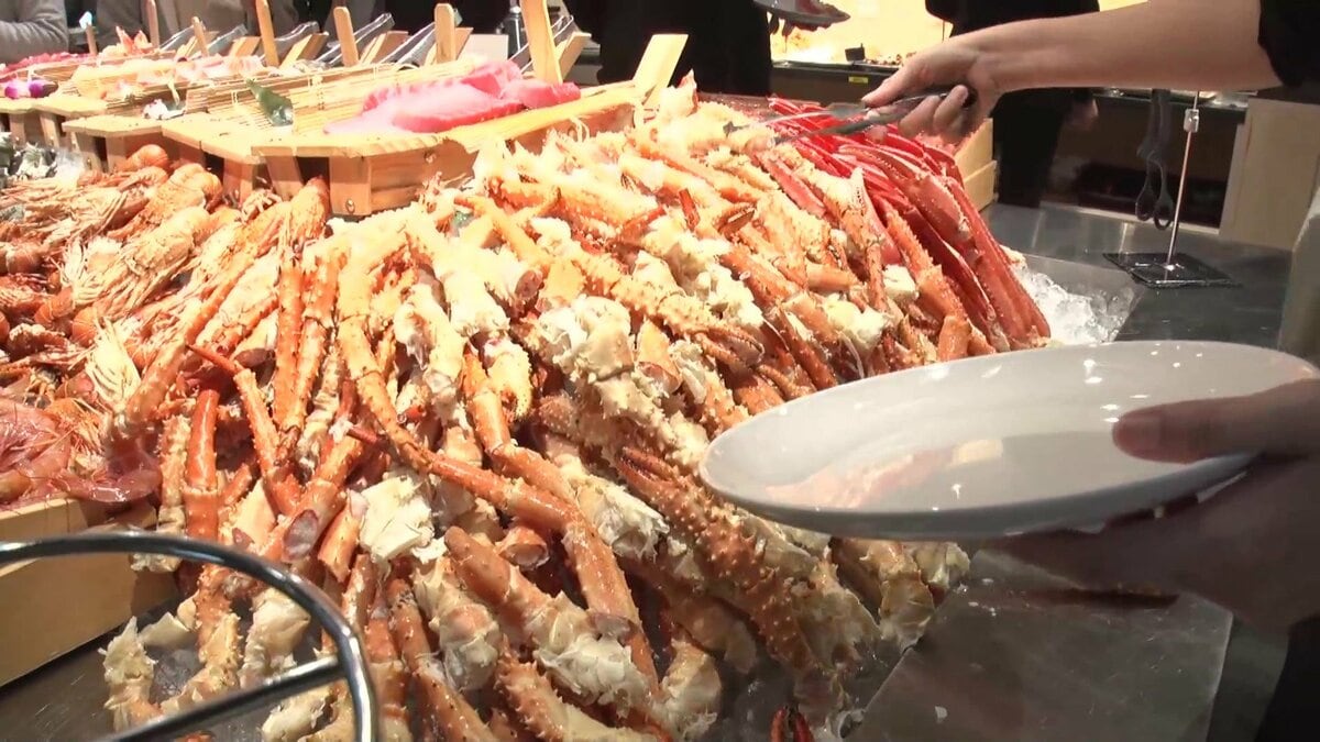 悲鳴】物価高が東京・銀座の高級バイキングも直撃！カニに霜降りの和牛