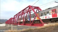 「赤い橋」復旧　1年5カ月ぶりに列車が渡る　上田電鉄別所線　全…