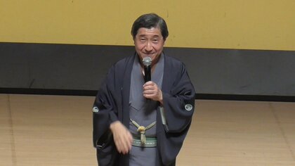 立川談幸さん　交通安全を訴える　自転車のヘルメット着用徹底を　警視庁向島署