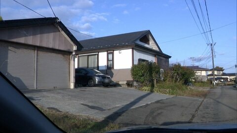 新聞配達中にクマに襲われ77歳男性ケガ　かがんで頭守る“防御の姿勢”でクマは去る　秋田県内では3人死亡56人負傷