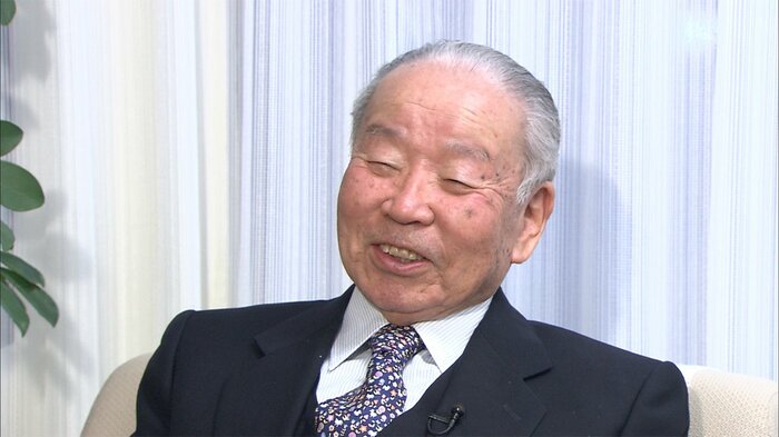 本当にうれしそうな石原信雄さん(2011年)