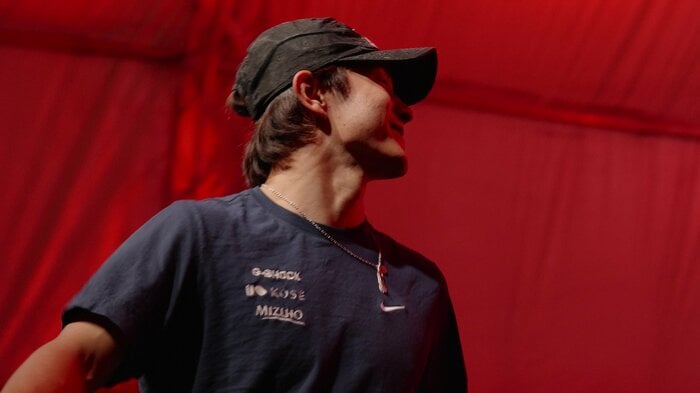 1週間後にはいつもと変わらない姿でステージに立った