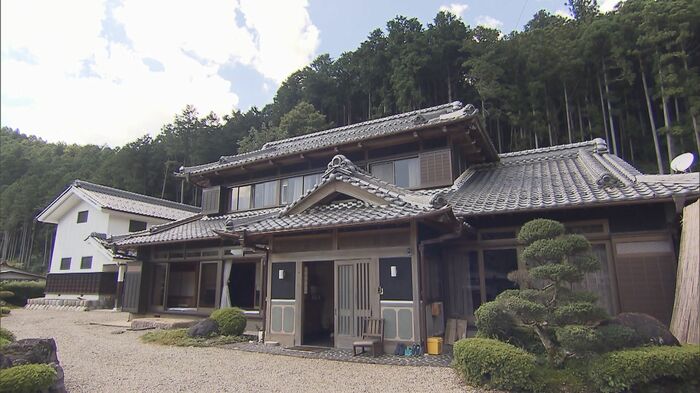 巣が見つかった岐阜県関市の民家