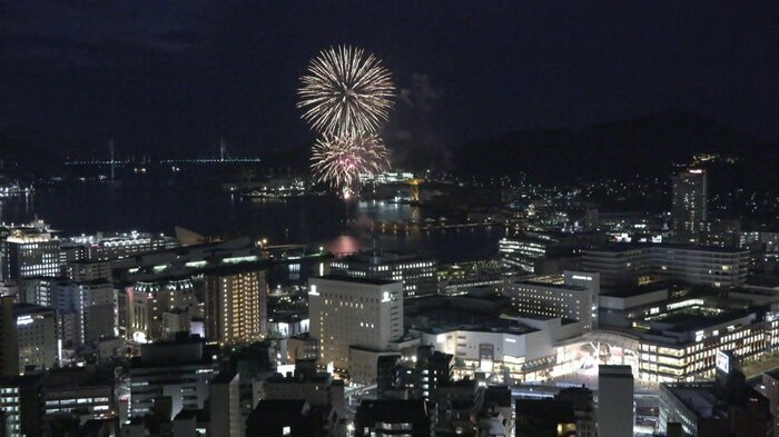 最後に花火があがり、ご一家も観覧された