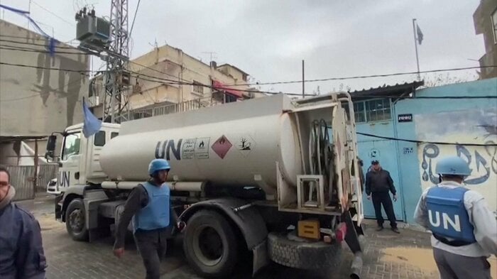 ガザ北部で人道支援にあたるUNRWA(2023年11月に公開された映像より)