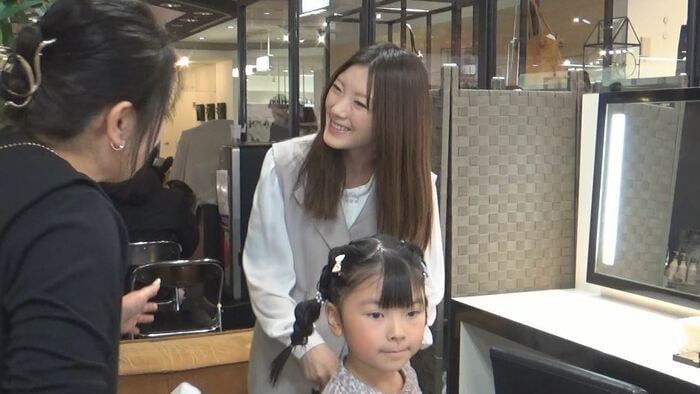 高松悠蒼ちゃん（5）と母親の茉央さん