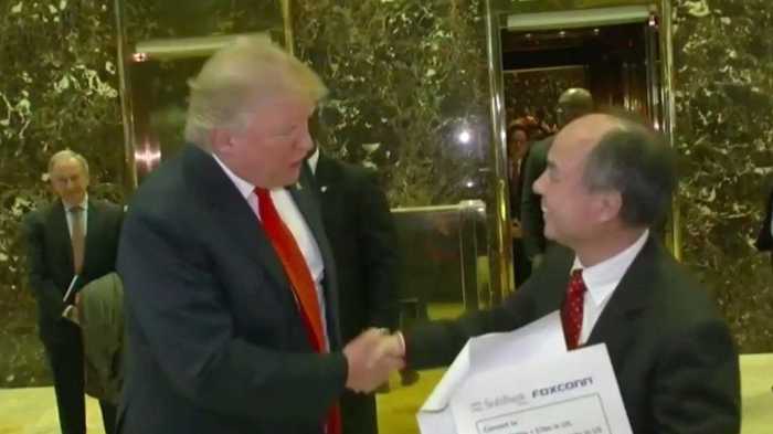 「孫・トランプ会談」 握手の写真に隠された両者の思惑