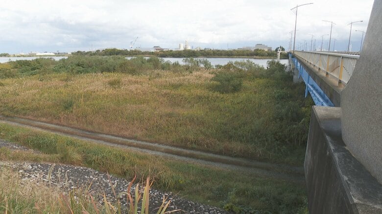 富山市の神通川河口にクマの足跡「県内どこでも出没の可能性」専門家が警告 山から20キロ離れた場所、活動範囲の広がりに警戒|FNNプライムオンライン