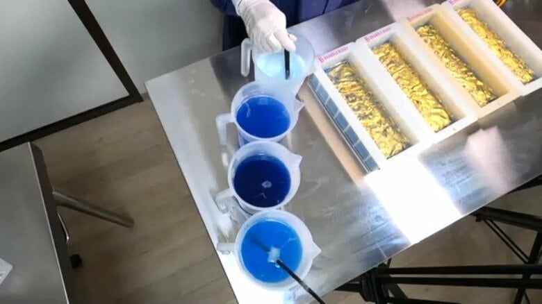 宝石石鹸の制作工程