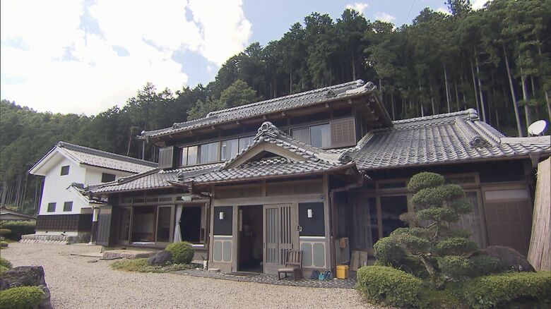 巣が見つかった岐阜県関市の民家