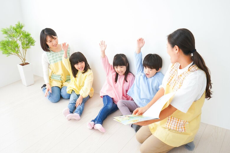 幼稚園では手を挙げられても小学校では…（画像：イメージ）
