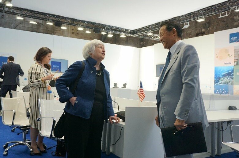 G20での米・イエレン財務長官と麻生財務相（提供：財務省）