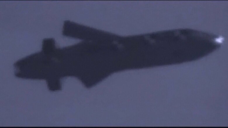 飛翔中のタウルス KEPD 350巡航ミサイル(試験弾)