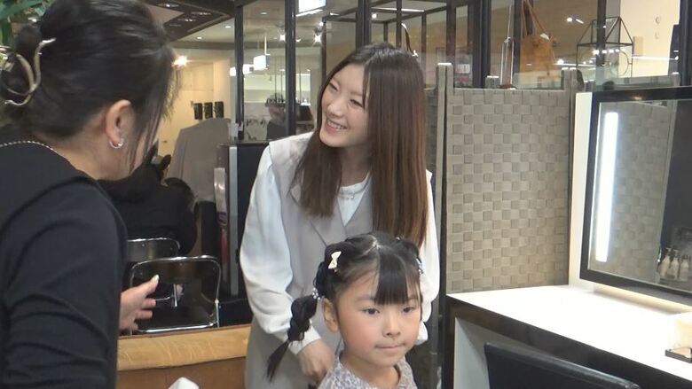 高松悠蒼ちゃん（5）と母親の茉央さん